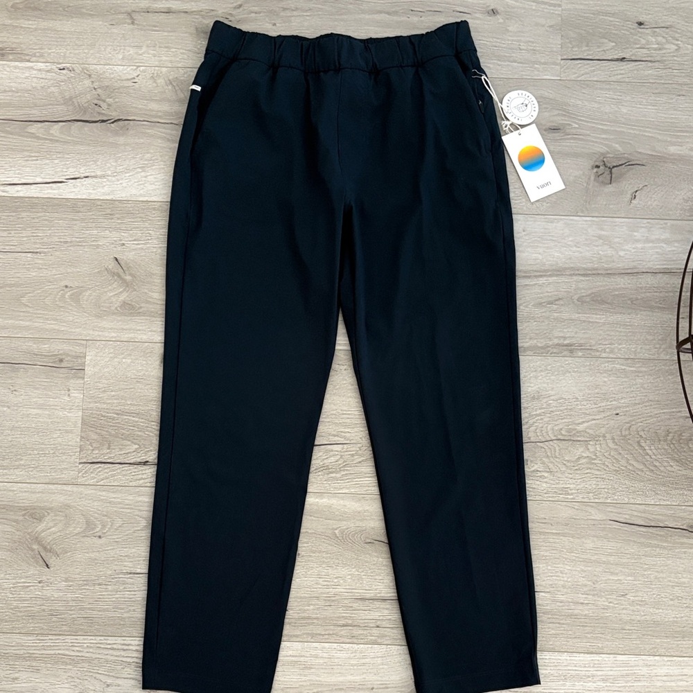 Vuori Miles Ankle Pants in Ink - like navy blue
